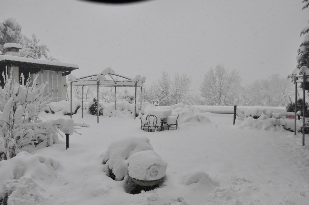Premiata Osteria Dei Fiori Bed & Breakfast Cortiglione ภายนอก รูปภาพ